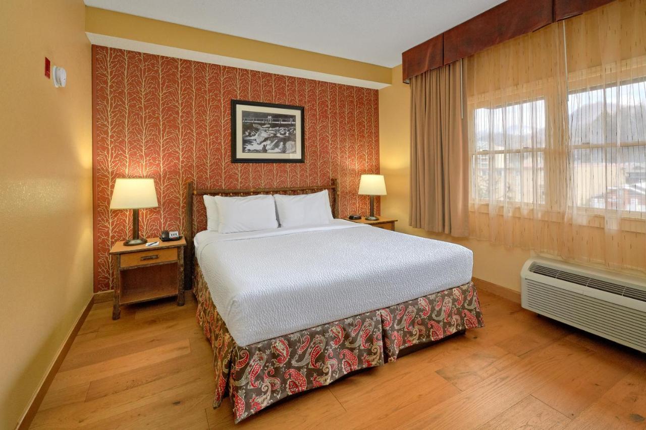 Bearskin Lodge On The River Gatlinburg Esterno foto